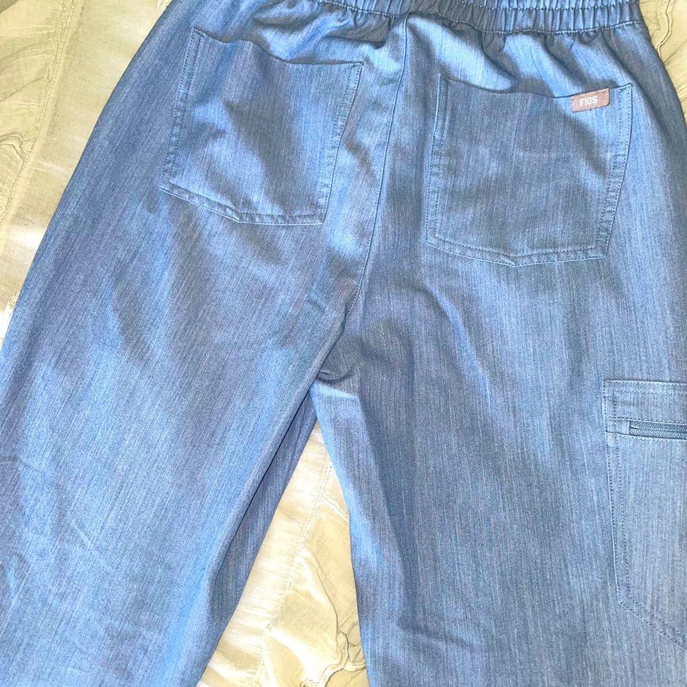Figs high waisted scrub pants